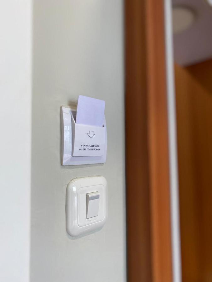 Oyo 2816 Privato Suite Kembaran Exteriör bild