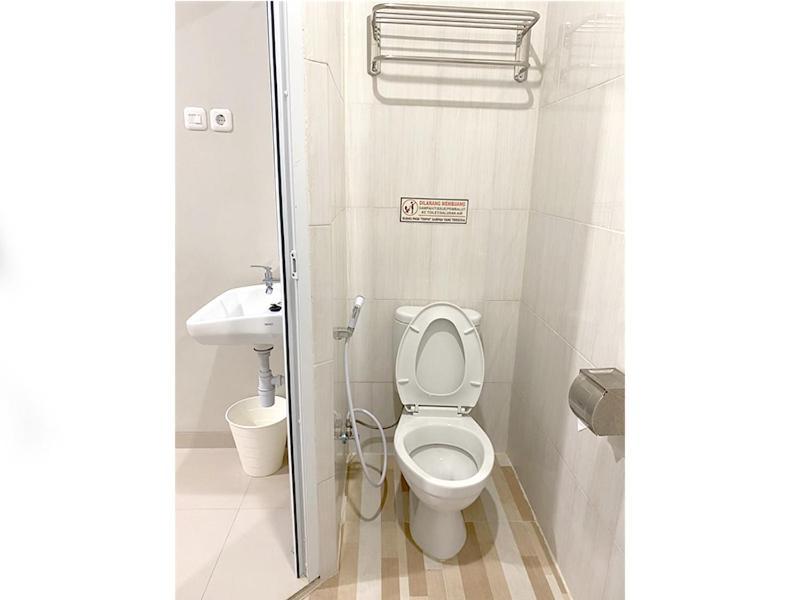Oyo 2816 Privato Suite Kembaran Exteriör bild