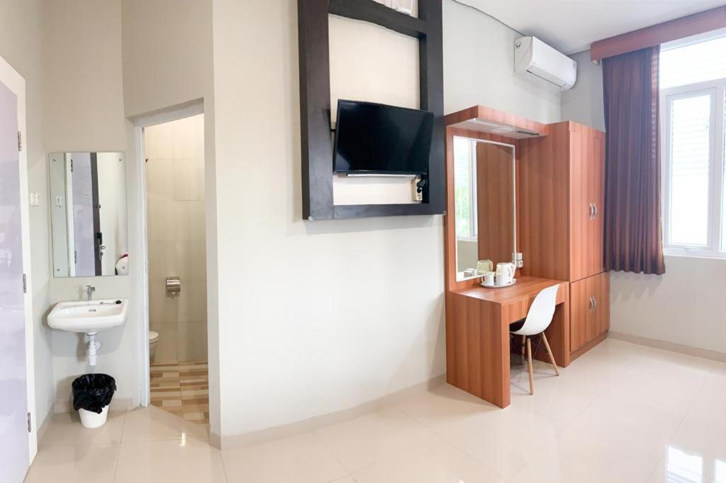 Oyo 2816 Privato Suite Kembaran Exteriör bild