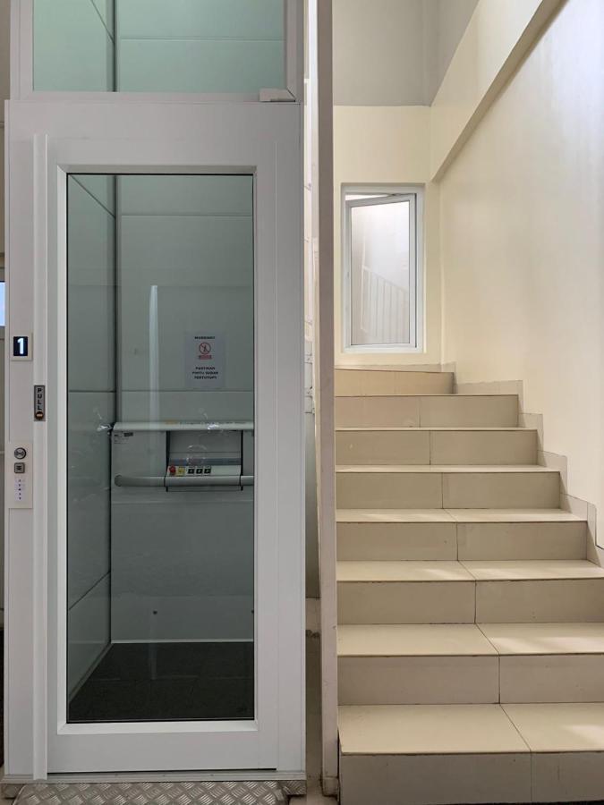 Oyo 2816 Privato Suite Kembaran Exteriör bild
