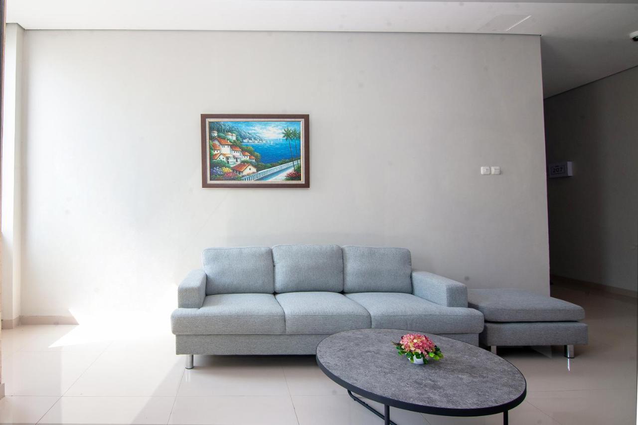 Oyo 2816 Privato Suite Kembaran Exteriör bild